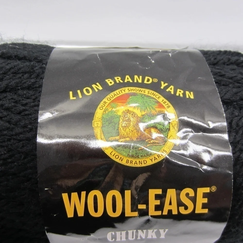 Lion‎ Brand yarn , wool-ease chucky black ,wool/acrylic blened;bulk weight